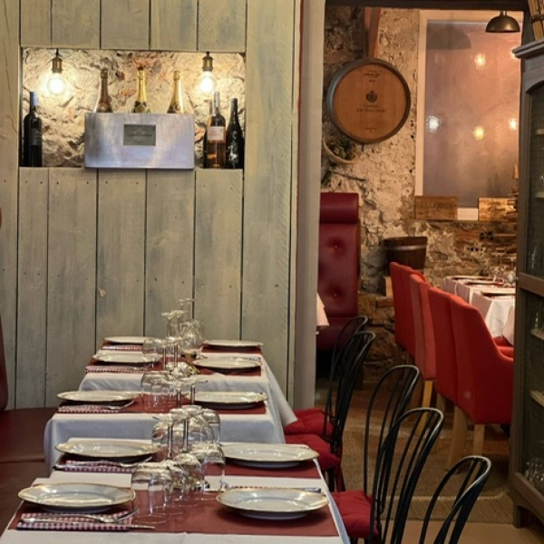 Le restaurant - Capsules & Bouchons - meilleurs restaurants hyères - Restaurant Hyères centre ville